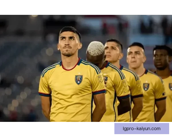 瓦伦西亚锋线状态回暖,近期进攻表现稳健值得关注 瓦伦西亚锋线状态回暖,近期进攻表现稳健值得关注